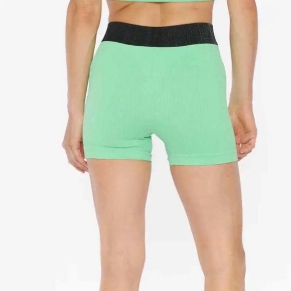 NEW Free People Movement Prajna Happiness Runs Seamless Shorts, Size M/L, NWT - Picture 2 of 6